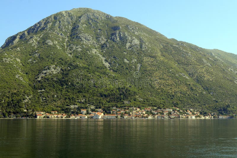 Bahía de Boka Kotorska imagen de archivo