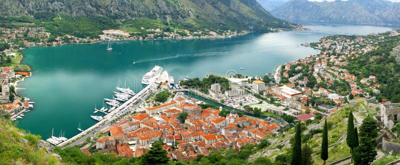 Bahía de Boka-Kotorska, Montenegro fotos de archivo