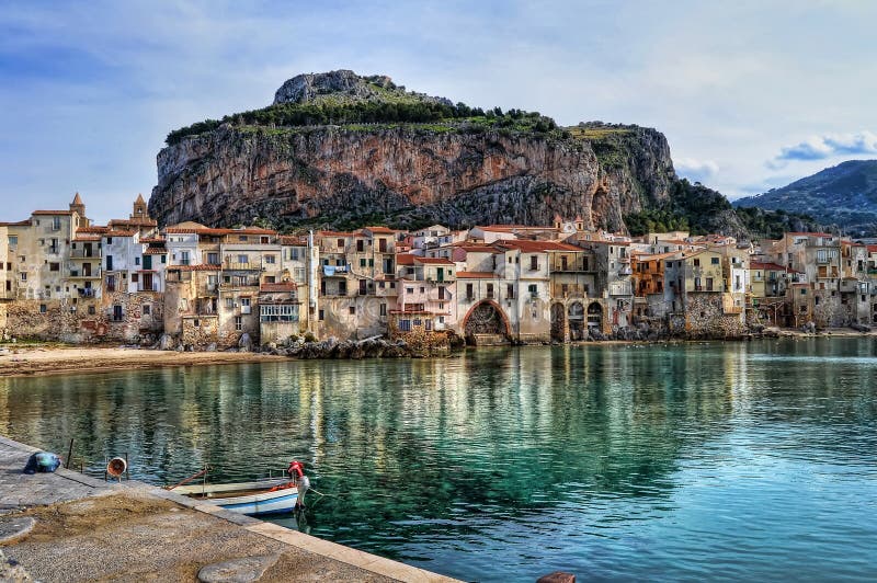 Bahía en Sicilia fotografía de archivo libre de regalías Bahía en Sicilia fotografía de archivo libre de regalías