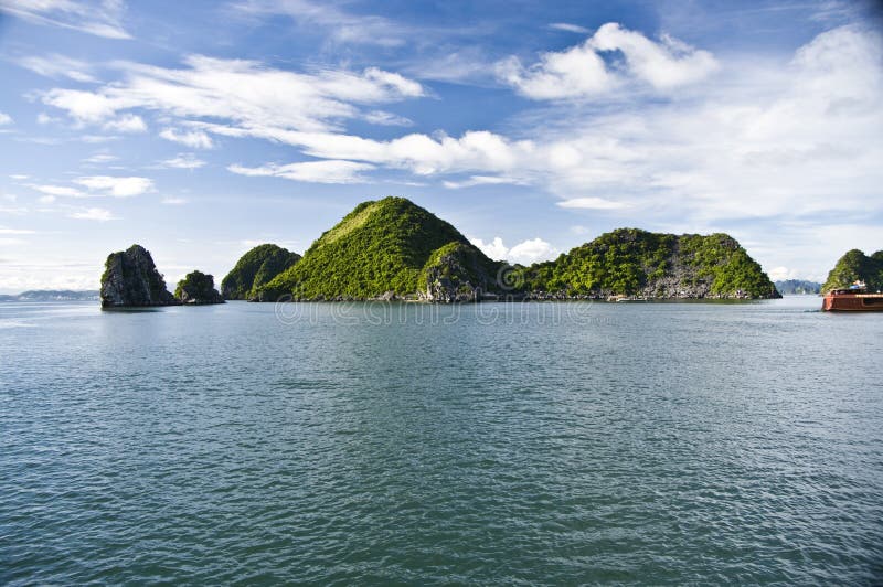 Baia di Halong, Vietnam fotografia stock libera da diritti Baia di Halong, Vietnam fotografia stock libera da diritti