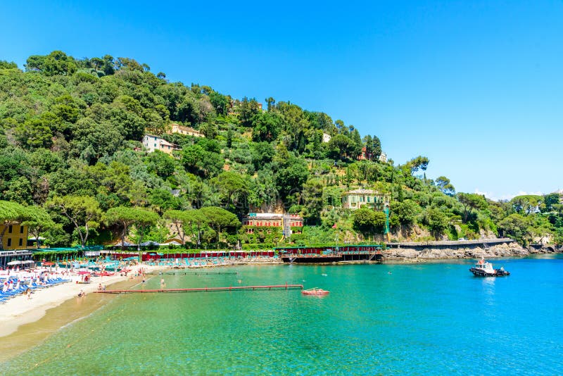 Baia Di Paraggi a Santa Margherita Ligure Con Spiaggia Bianca Paradisiaca Vicina a Portofino