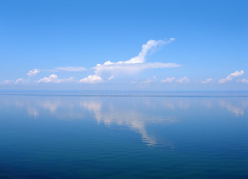 Baikal λίμνη σύννεφων όπως το αερ& στοκ εικόνα