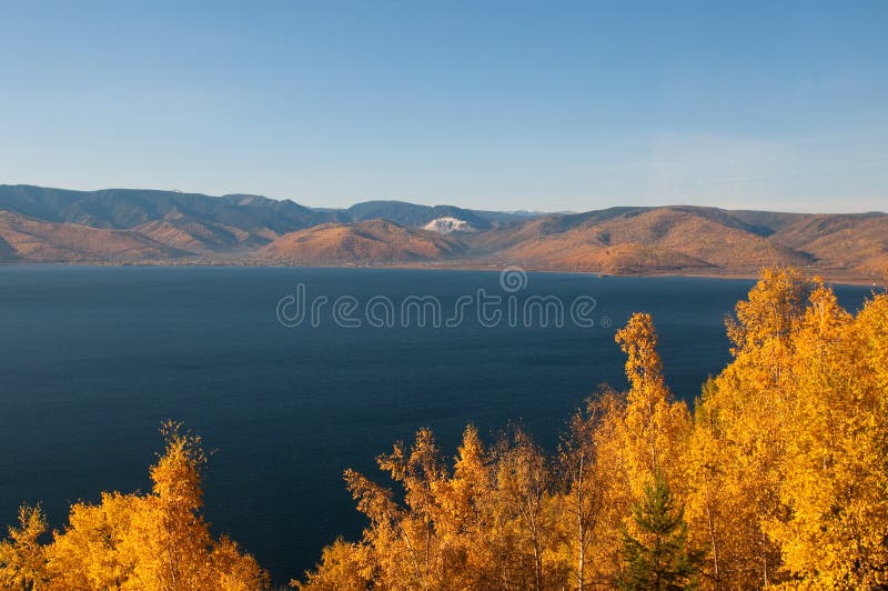 Baikal φθινοπώρου λίμνη στοκ εικόνα με δικαίωμα ελεύθερης χρήσης