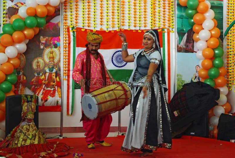 Bailarines de la danza india tradicional clásica fotos de archivo libres de regalías Bailarines de la danza india tradicional clásica fotos de archivo libres de regalías