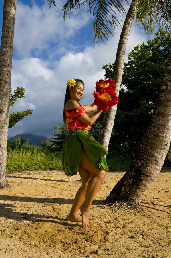 Bailarín de sexo femenino joven de Hula imágenes de archivo libres de regalías Bailarín de sexo femenino joven de Hula imágenes de archivo libres de regalías