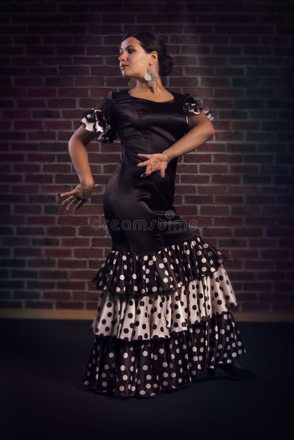 Bailarín elegante del flamenco fotos de archivo libres de regalías Bailarín elegante del flamenco fotos de archivo libres de regalías