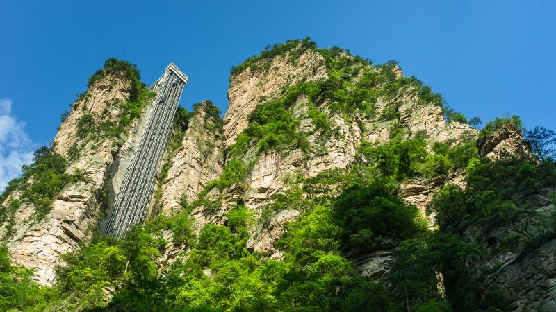 Bailonglift in Zhangjiajie, China stock afbeeldingen Bailonglift in Zhangjiajie, China stock afbeeldingen