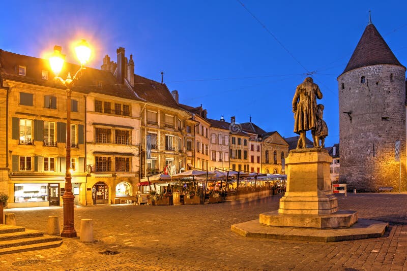 Place De Pestalozzi, Yverdon-les-Bains, Suisse Photo stock - Image du remparts, place: 5666516