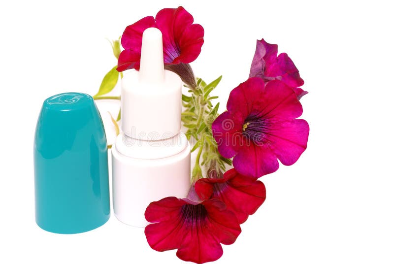 baisses d'Anti-allergie dans le nez. photographie stock baisses d'Anti-allergie dans le nez. photographie stock