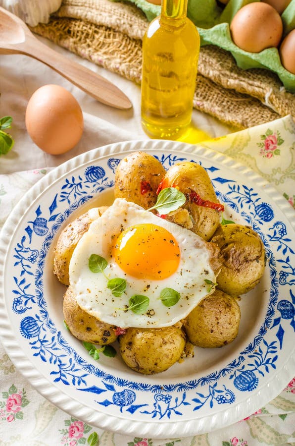 Baked Potato with Chili and Fried Egg Stock Photo - Image of dinner ...