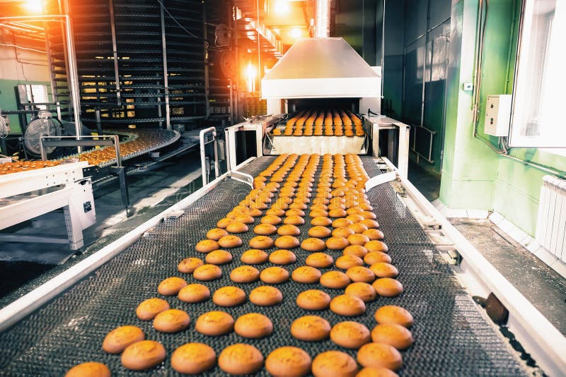 Výroba linka sladký sušenky na dopravník pás v cukrovinky dílna, jídlo výroba výrobní.