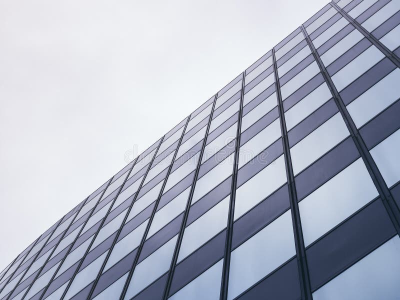 Bakgrund för modell för fasad för arkitekturdetalj modern Glass royaltyfria foton