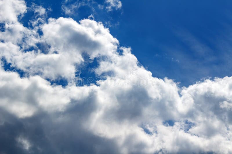 Bakgrund med moln för blå himmel och vit 1 bakgrund clouds den molniga skyen royaltyfria bilder Bakgrund med moln för blå himmel och vit 1 bakgrund clouds den molniga skyen royaltyfria bilder