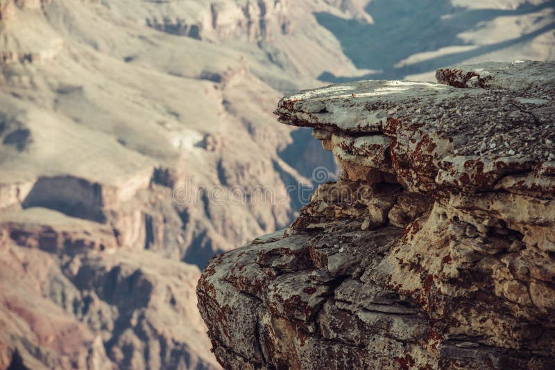 Bakgrundsfoto av bergavsatsklippan i Grand Canyon, Arizona royaltyfria bilder