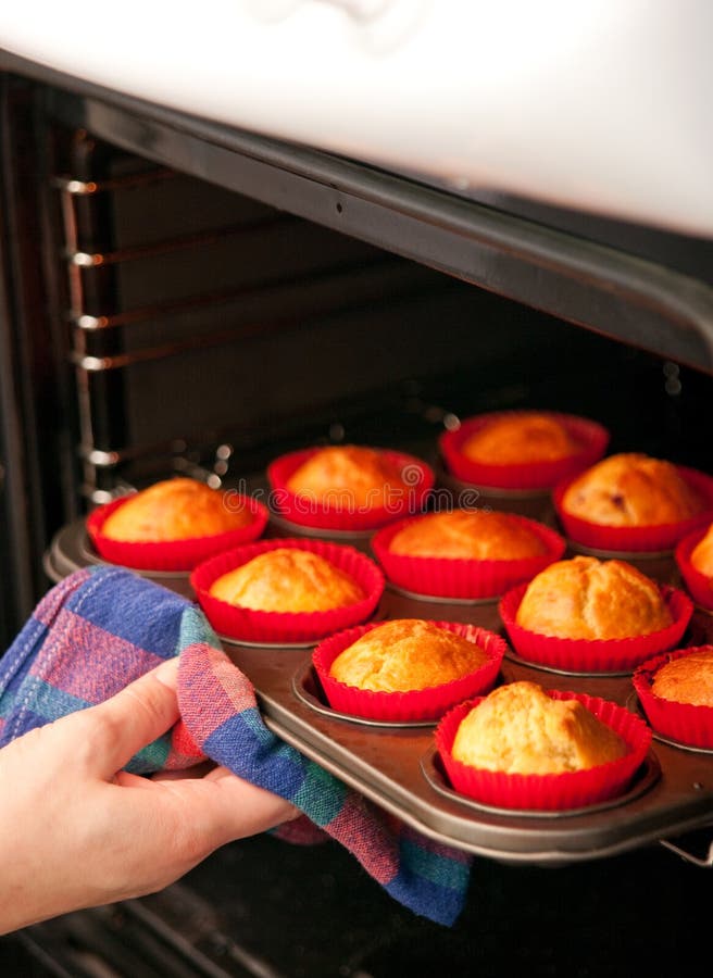 Baking muffins royalty free stock photo Baking muffins royalty free stock photo