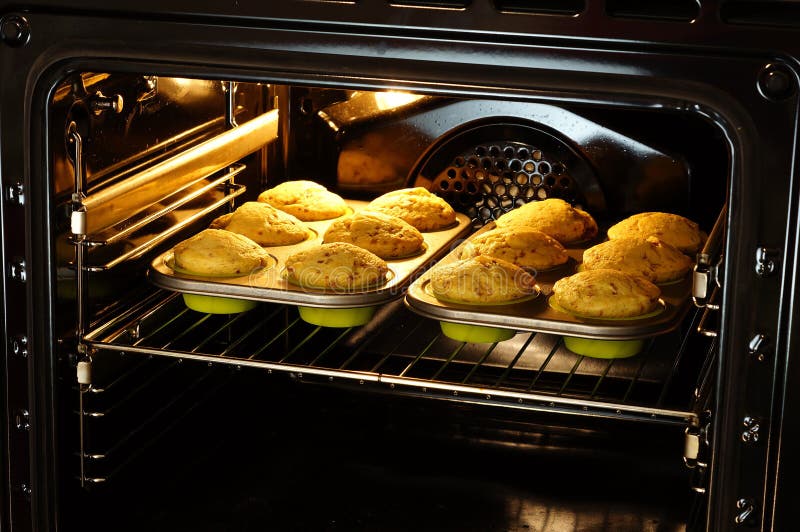 Baking muffins in oven