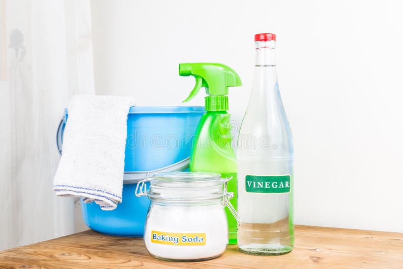 Baking soda with vinegar, natural mix for effective house cleani