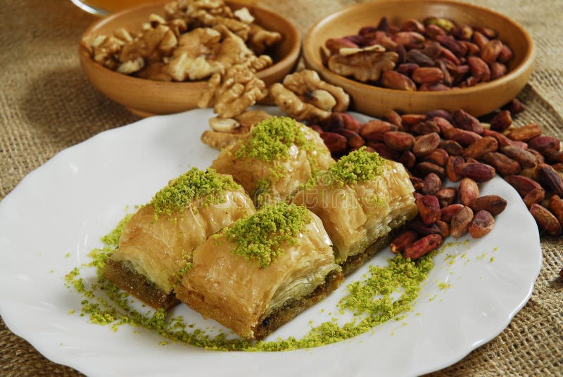 Baklava - Türkischer Nachtisch - Baklawa Stockfoto - Bild von tourismus ...