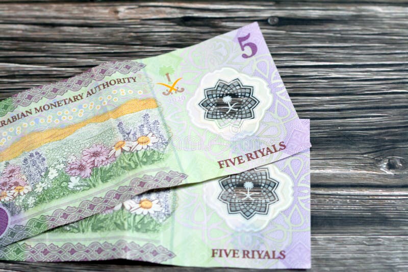 Baksidan av den nya polymeren 5 sar fem saudi arabia riyals cash money-sedel Bill series 1441 ah 2020 har ett område med arkivfoto