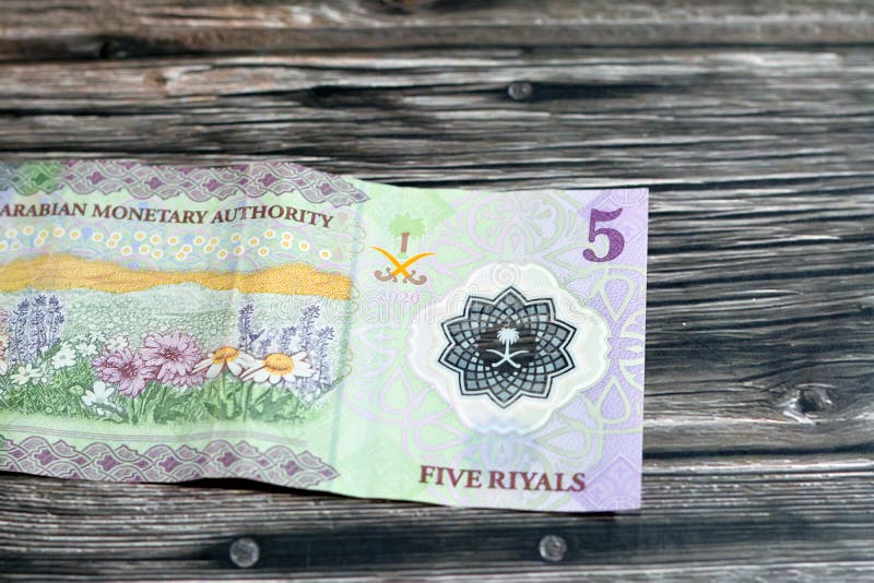Baksidan av den nya polymeren 5 sar fem saudi arabia riyals cash money-sedel Bill series 1441 ah 2020 har ett område med arkivfoton