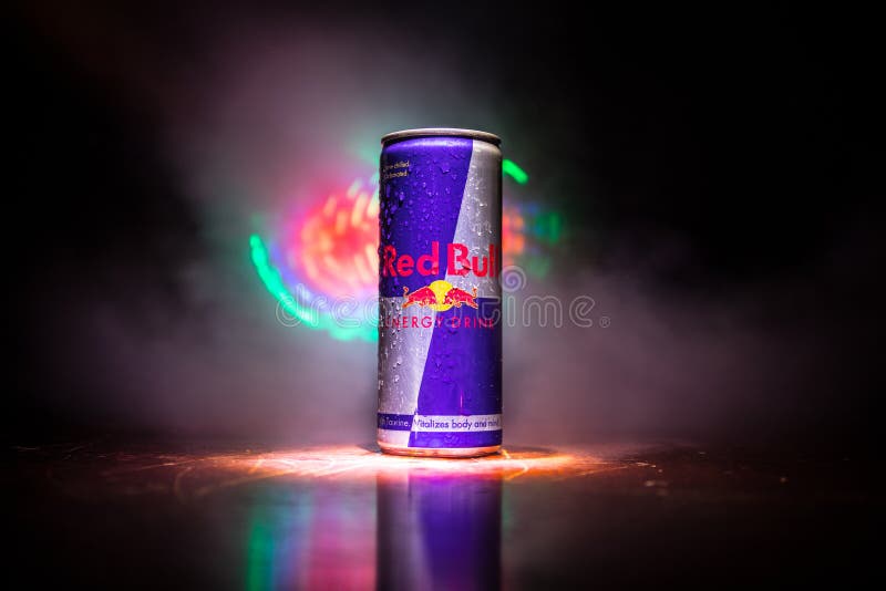 Red Bull Classic: Red Bull Classic - hương vị cổ điển, vẫn mang đến sự giải tỏa và năng lượng tuyệt vời. Hãy cùng em khám phá thêm về món đồ uống này qua hình ảnh tuyệt đẹp nào!