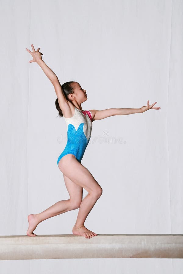 Drawing set Gymnastic Balance Beam Poses - Figurosity
