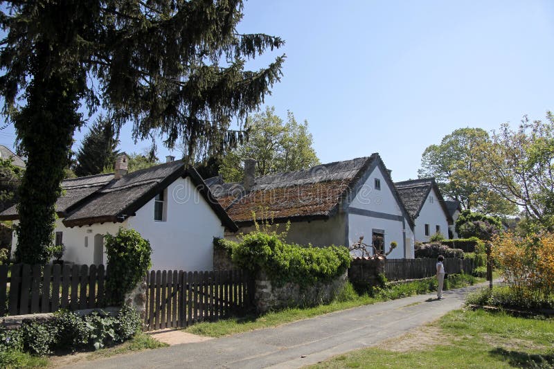 balatonlantgården houses laken royaltyfri foto balatonlantgården houses laken royaltyfri foto