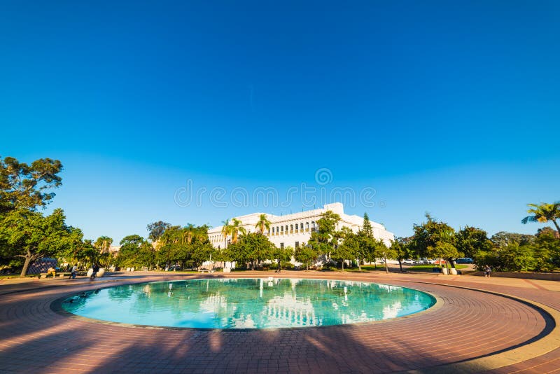 Balboa park na słonecznym dniu zdjęcia stock Balboa park na słonecznym dniu zdjęcia stock