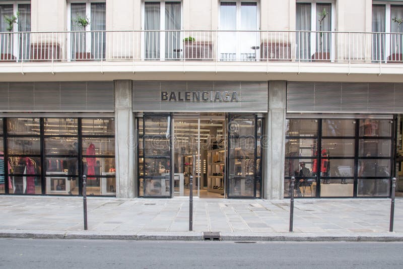 balenciaga paris department store