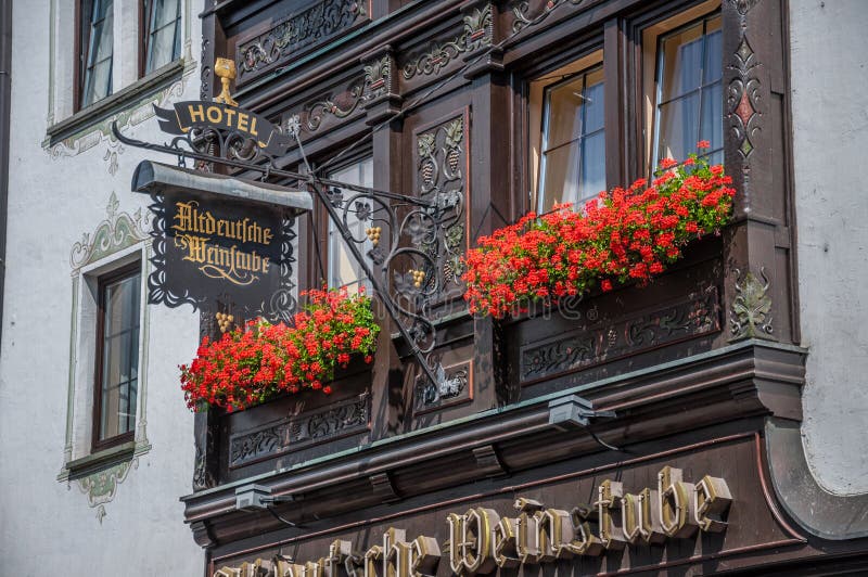 Balkon with flowers in Hotel Altdeutsche Weinstube