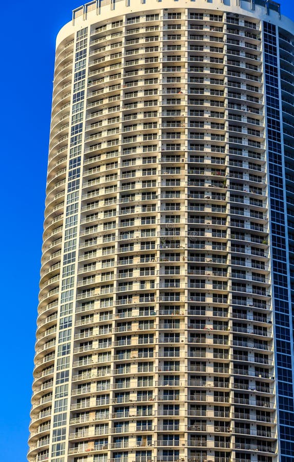 Många balkonger på runt hotell i Miami
