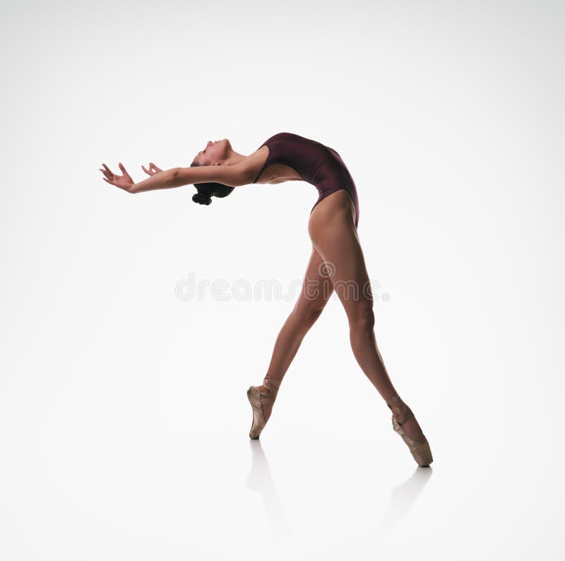 ballerina Curvatura para trás foto de stock royalty free ballerina Curvatura para trás foto de stock royalty free
