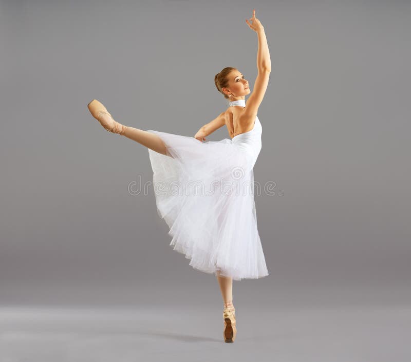 Ballerina nel ballo classico di posa di balletto