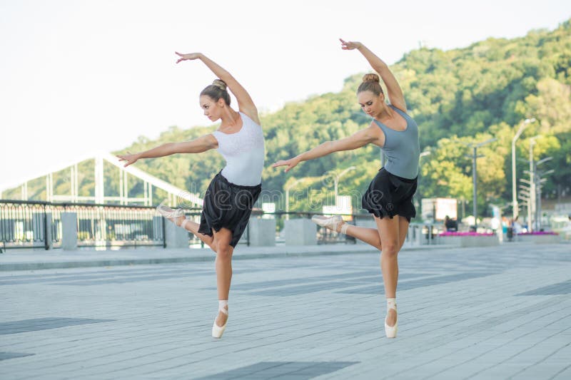 Ballet dans la ville images stock Ballet dans la ville images stock