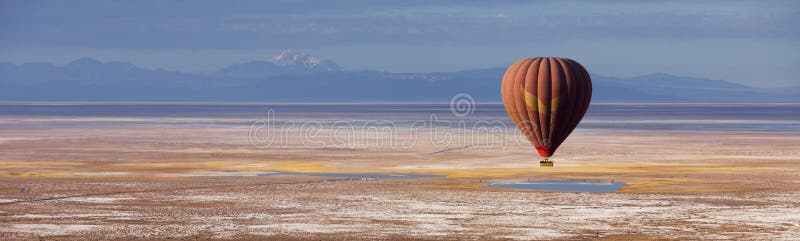 Ballon ταξίδι πέρα από Atacama Χιλή στοκ εικόνα με δικαίωμα ελεύθερης χρήσης Ballon ταξίδι πέρα από Atacama Χιλή στοκ εικόνα με δικαίωμα ελεύθερης χρήσης
