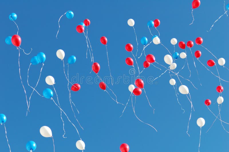 Les Ballons Transparents Rouges De Célébration Ont Pompé L'hélium Avec Le  Ruban S Illustration de Vecteur - Illustration du coloré, événement:  116819160