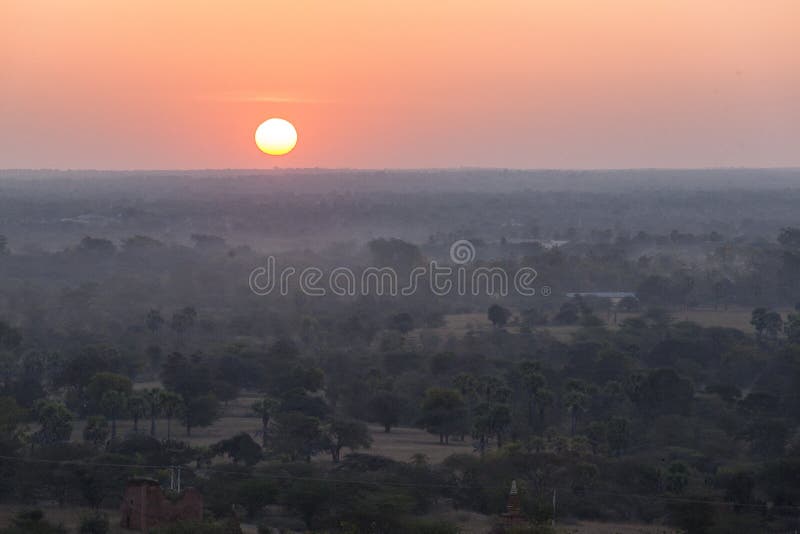 Balloons over Tempels Bagan at sunrise stock images Balloons over Tempels Bagan at sunrise stock images