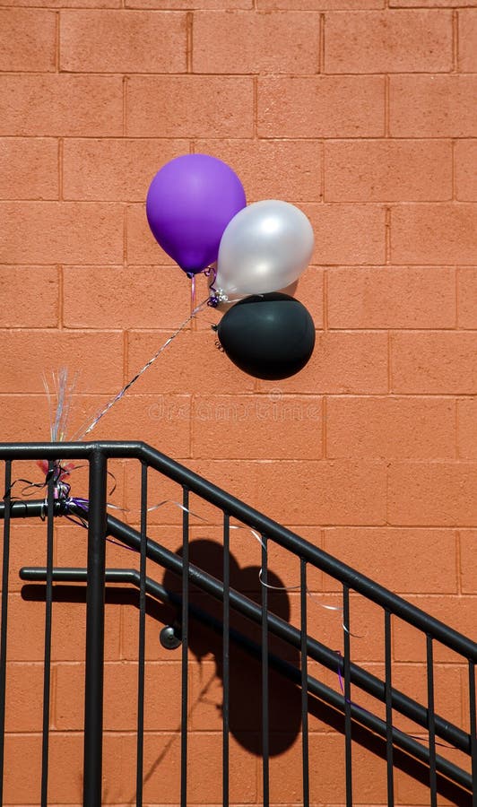 Baloons branco e preto roxo fotos de stock royalty free Baloons branco e preto roxo fotos de stock royalty free