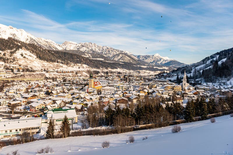 The balloons and snow-capped mountains over Schladming, Styria, Austria, Europe royalty free stock image The balloons and snow-capped mountains over Schladming, Styria, Austria, Europe royalty free stock image