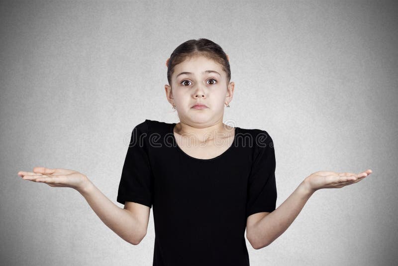 Bambina confusa e infastidita immagine stock Bambina confusa e infastidita immagine stock