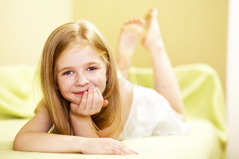 Bambina felice immagine stock libera da diritti