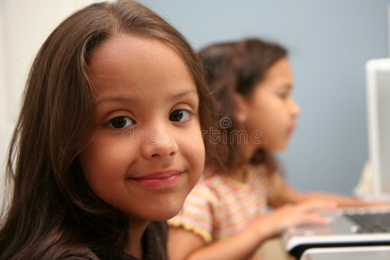 Bambini al banco fotografie stock libere da diritti