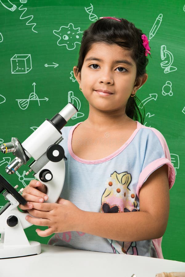 Bambini indiani e scienza fotografia stock libera da diritti Bambini indiani e scienza fotografia stock libera da diritti