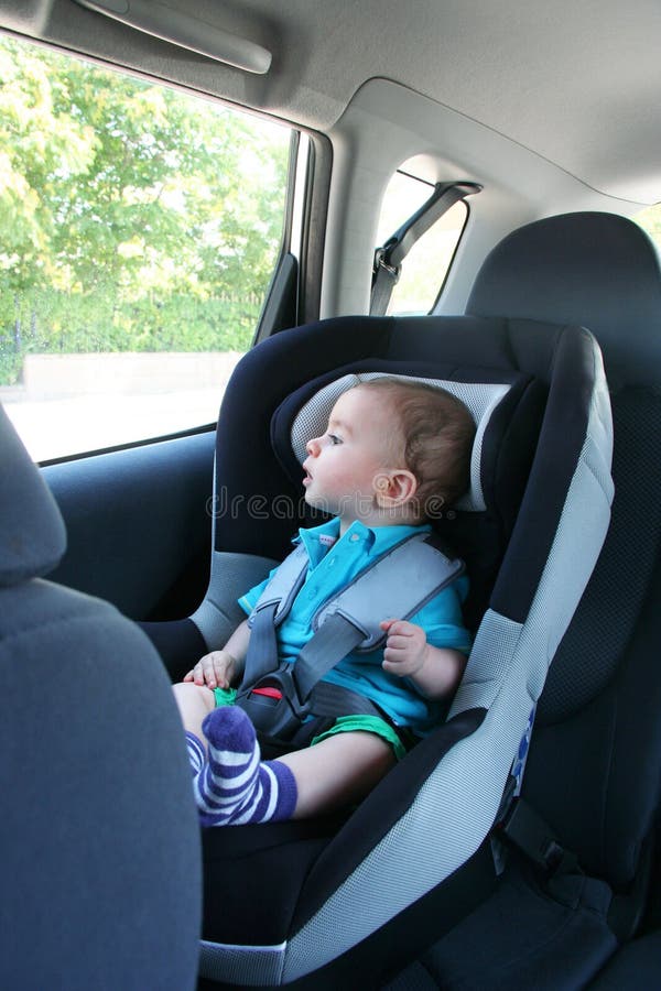 Bambino in automobile fotografia stock Bambino in automobile fotografia stock