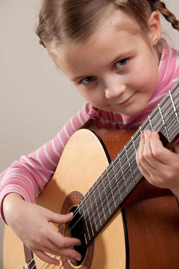 Bambino con la chitarra