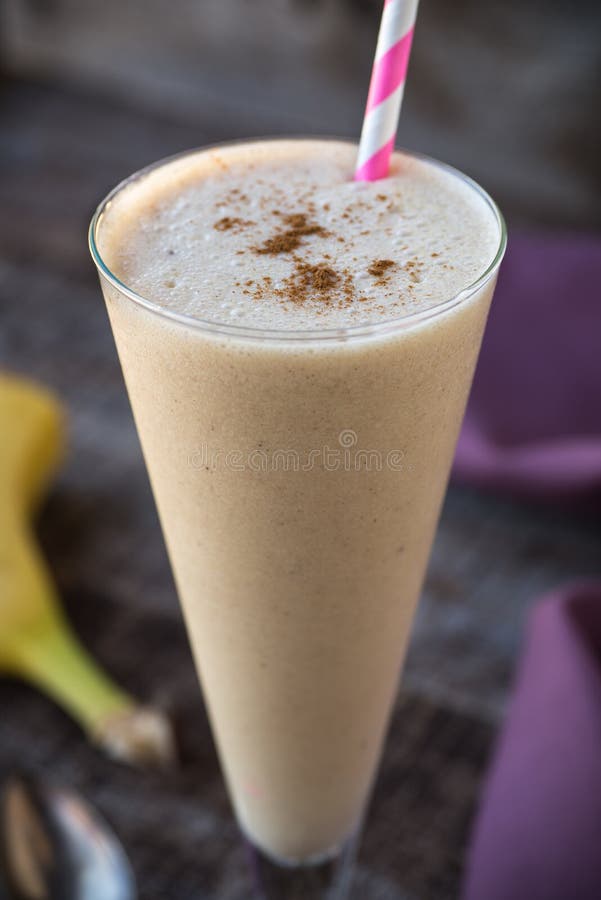 Banaan Smoothie royalty-vrije stock afbeeldingen Banaan Smoothie royalty-vrije stock afbeeldingen