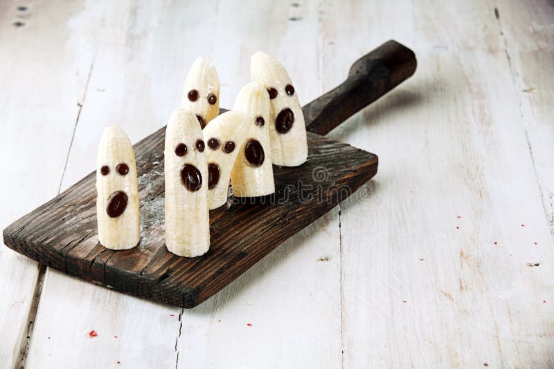 Banana Halloween Ghosts with Chocolate Faces