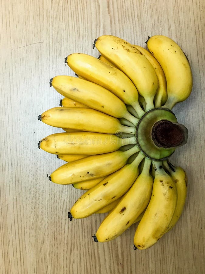 Download Banane immagine stock. Immagine di spazio, alimento, materiale - 56875469