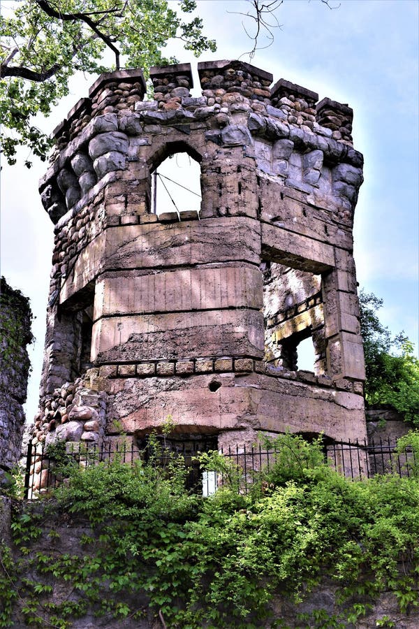 Bancroft Castle, πόλη Groton, κομητεία του Middlesex, Μασαχουσέτη, Ηνωμένες Πολιτείες στοκ εικόνα με δικαίωμα ελεύθερης χρήσης Bancroft Castle, πόλη Groton, κομητεία του Middlesex, Μασαχουσέτη, Ηνωμένες Πολιτείες στοκ εικόνα με δικαίωμα ελεύθερης χρήσης