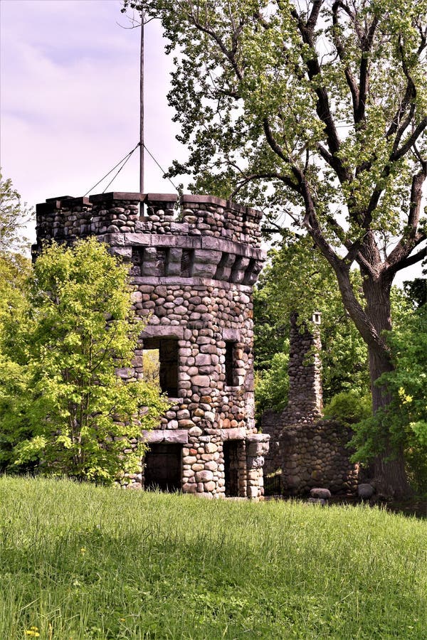 Bancroft Castle, πόλη Groton, κομητεία του Middlesex, Μασαχουσέτη, Ηνωμένες Πολιτείες στοκ εικόνα με δικαίωμα ελεύθερης χρήσης Bancroft Castle, πόλη Groton, κομητεία του Middlesex, Μασαχουσέτη, Ηνωμένες Πολιτείες στοκ εικόνα με δικαίωμα ελεύθερης χρήσης